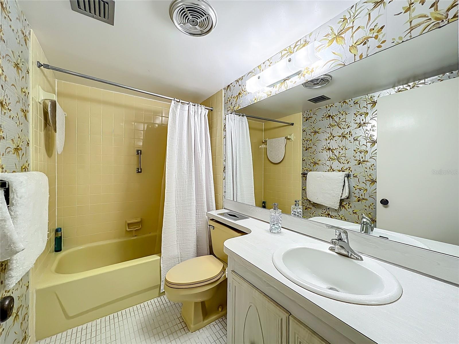 GULF MARINER THE CONDO - Residential Lease