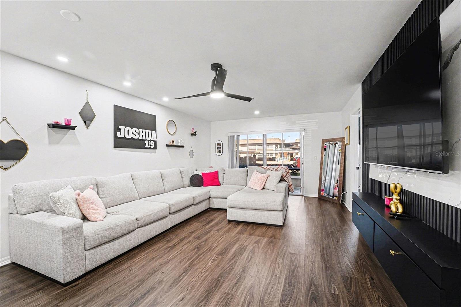 WINDWARD COVE CONDO - Residential