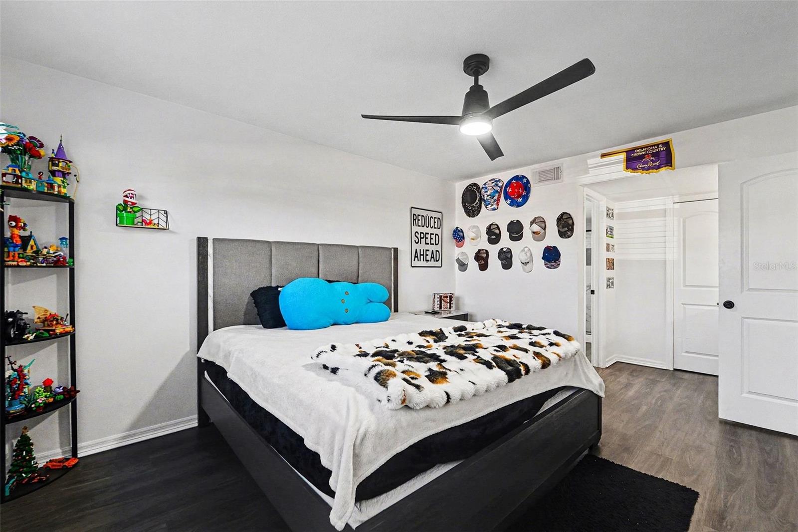 WINDWARD COVE CONDO - Residential