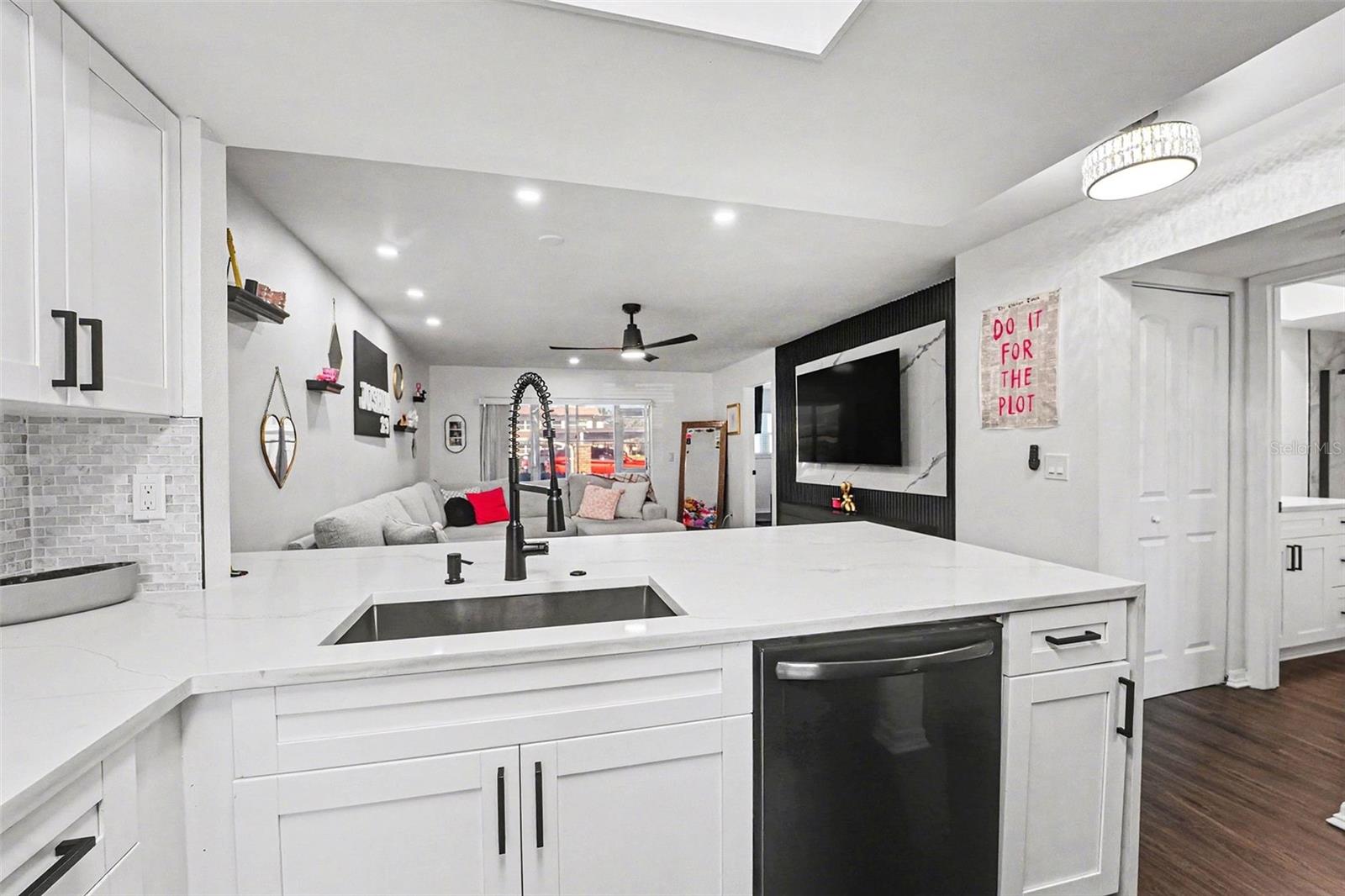 WINDWARD COVE CONDO - Residential