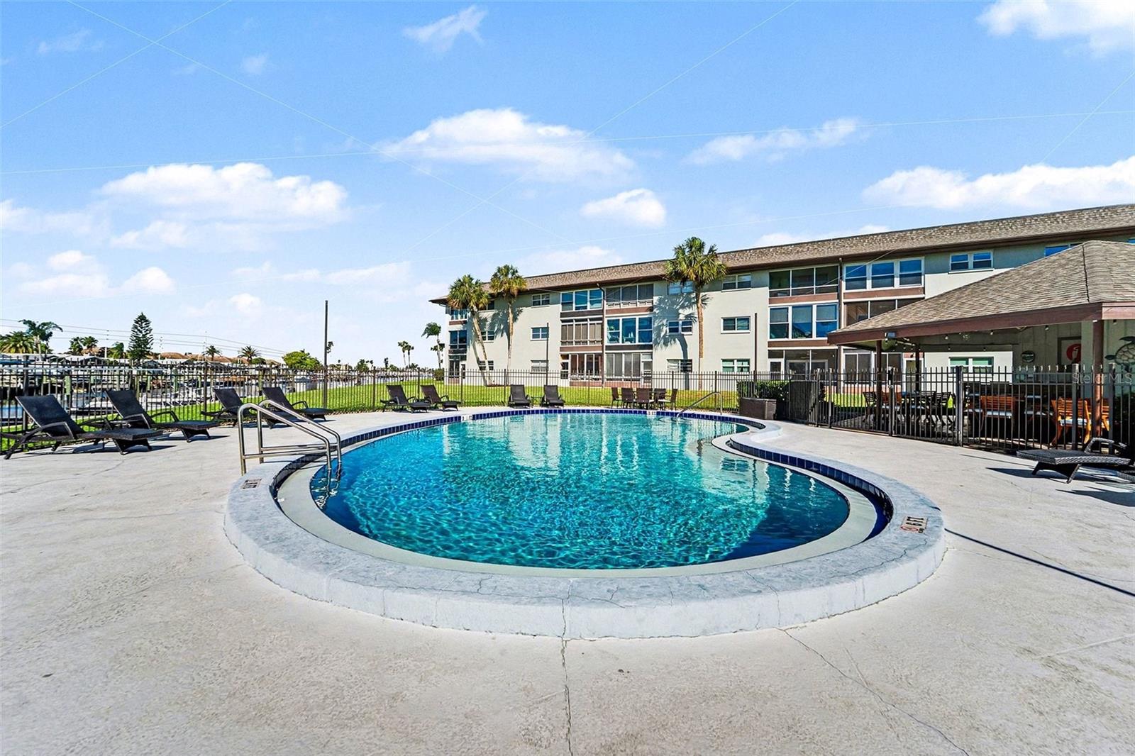 WINDWARD COVE CONDO - Residential