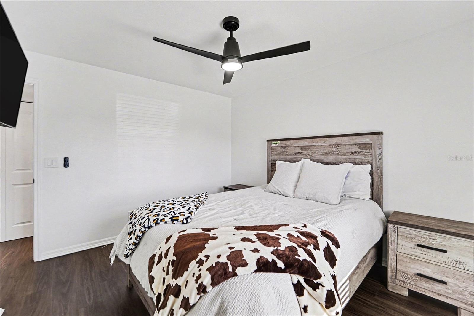 WINDWARD COVE CONDO - Residential