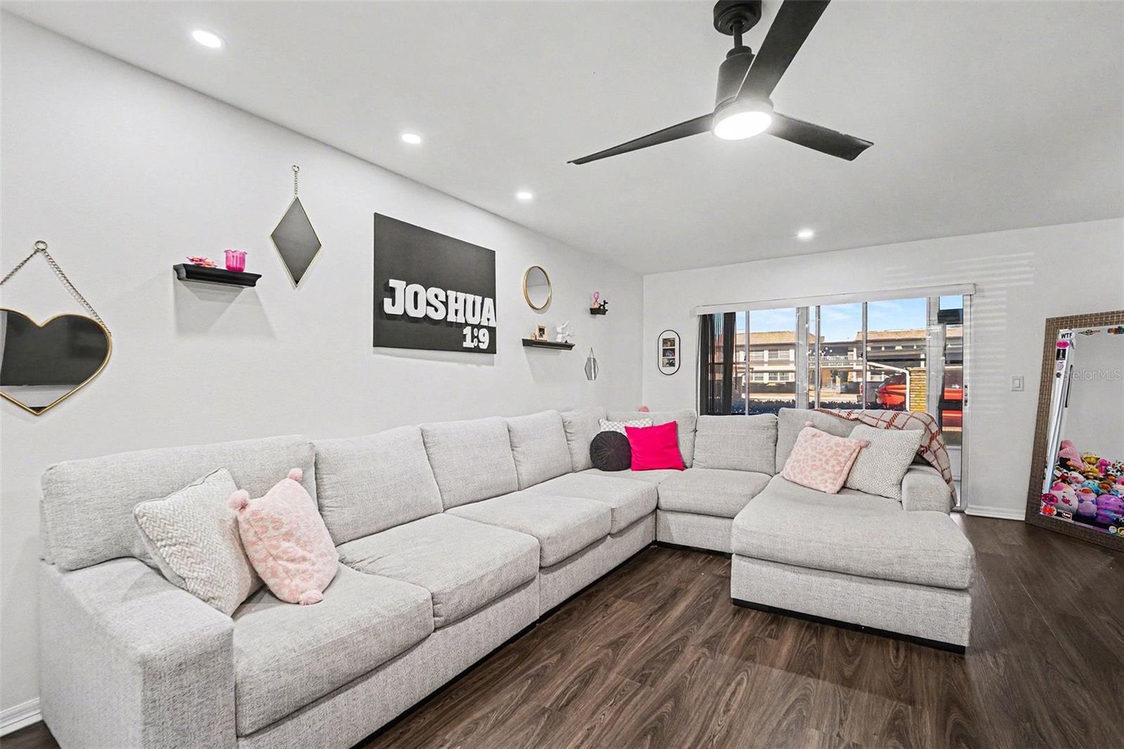 WINDWARD COVE CONDO - Residential