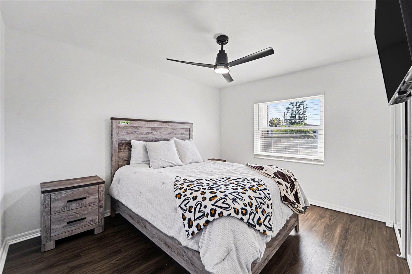 WINDWARD COVE CONDO - Residential