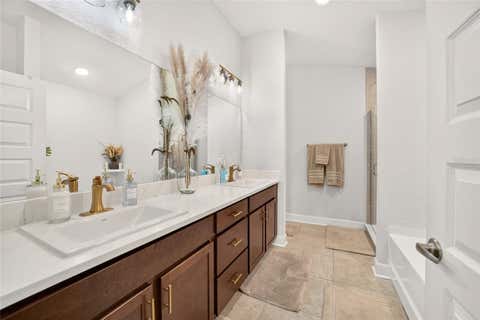 Tiny photo for 4342 NE 31st Street, Ocala, FL 34470 (MLS # OM730808)