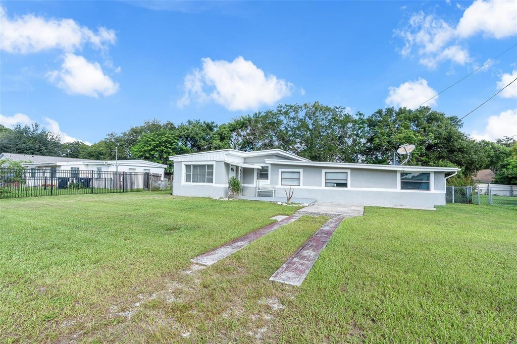 Photo of 11513 Churchill Street, Orlando, FL 32817 (MLS # O6444060)