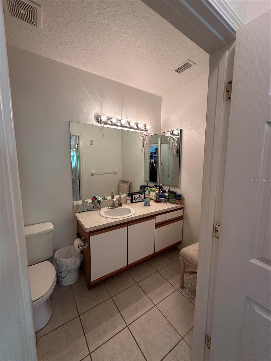 VILLAGES OF BLOOMINGDALE CONDO - Residential