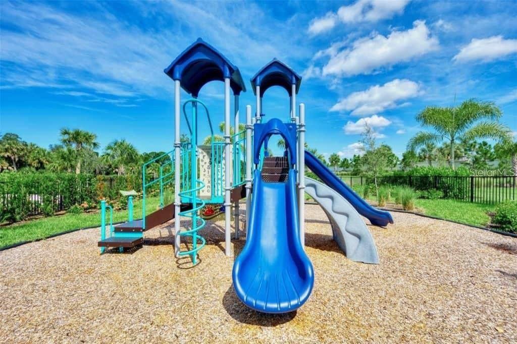 PROMENADE ESTATES - Residential