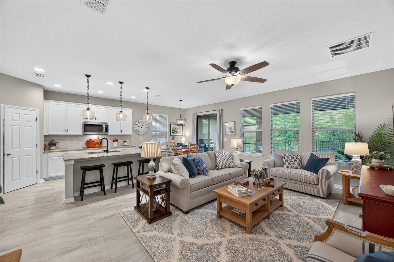 COUNTRY WALK INCREMENT C PH 01 - Residential Lease