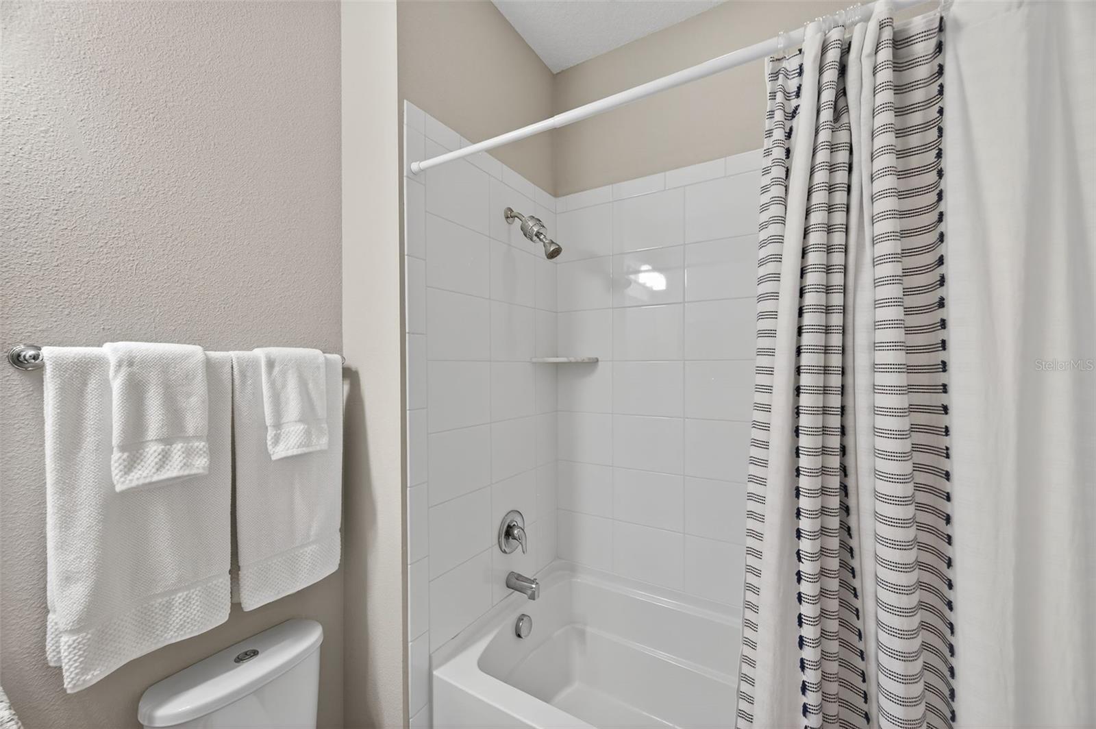 COUNTRY WALK INCREMENT C PH 01 - Residential Lease