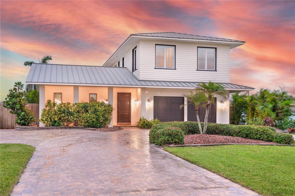 Photo of 108 Broad Avenue, Daytona Beach, FL 32118 (MLS # O6362928)