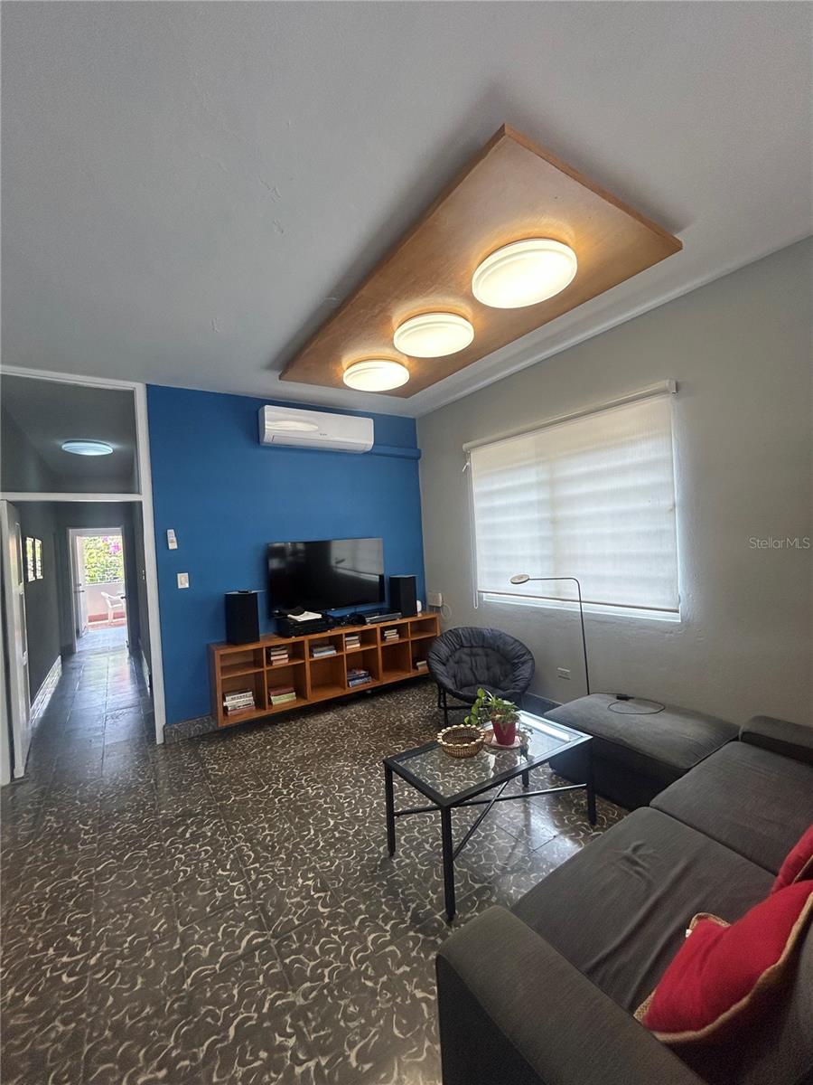 CALLE MIRSONIA - Residential