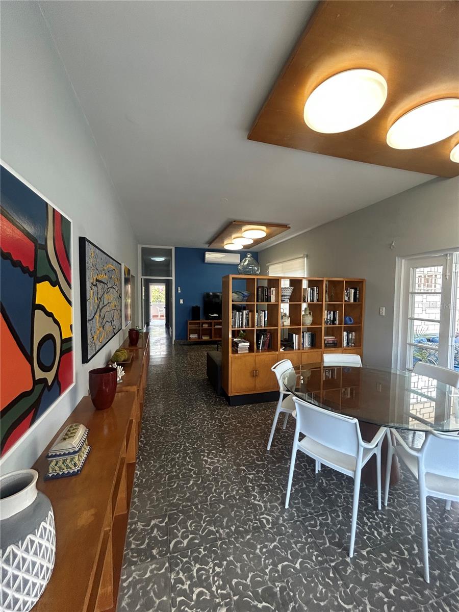 CALLE MIRSONIA - Residential
