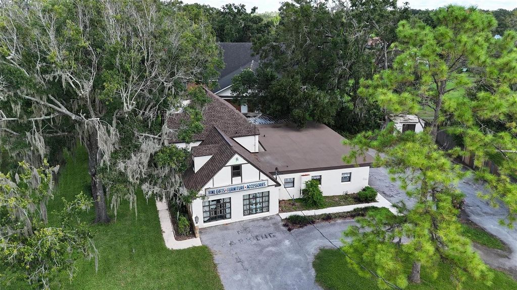 Photo of 2214 Thonotosassa Road, Plant City, FL 33563 (MLS # TB8418017)