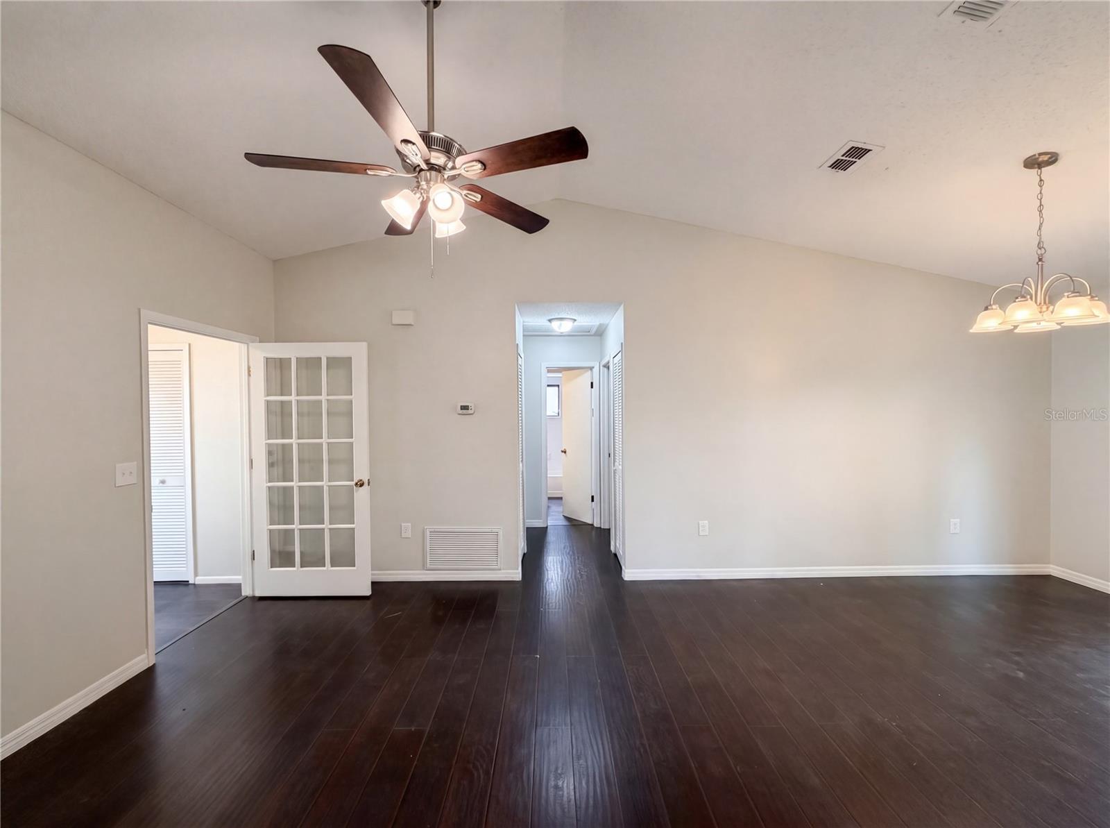 SHADY GROVE - Residential