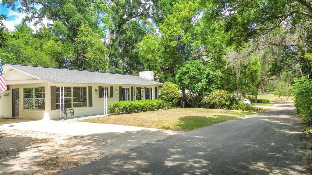 Photo of 2312 SE 9th Terrace, Ocala, FL 34471 (MLS # OM723129)