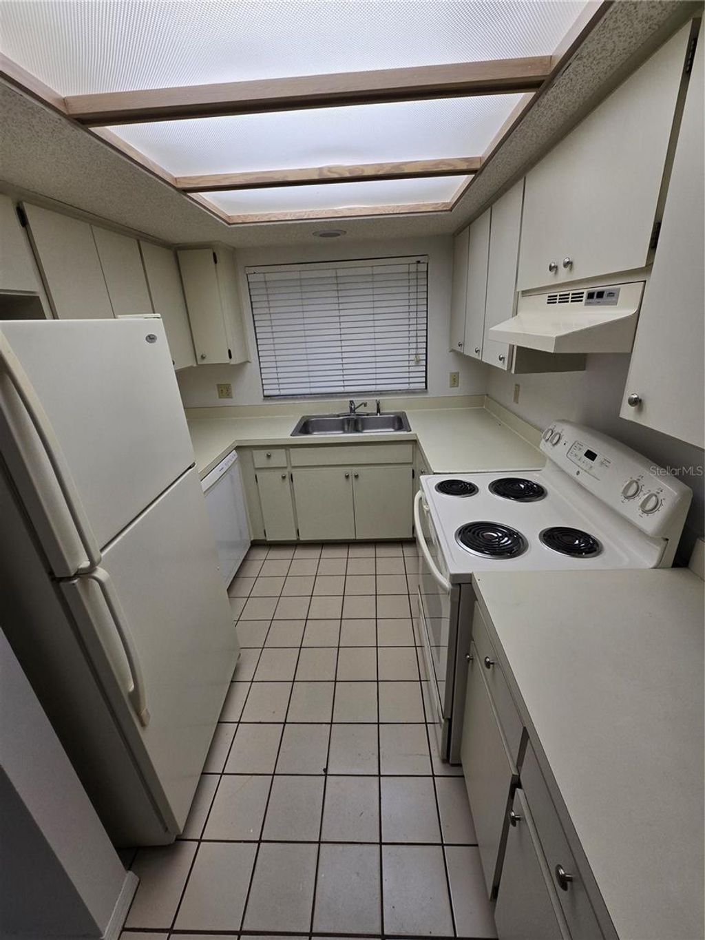 Photo of 5911 Idle Forest Place, Tampa, FL 33614 (MLS # TB8442927)