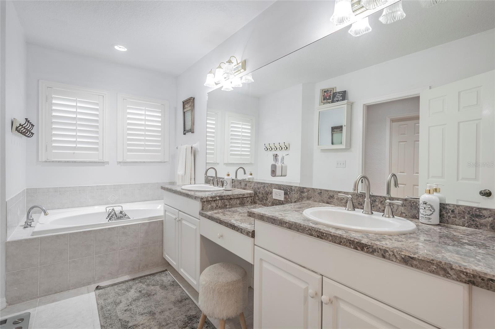 BAYSHORE TRAILS TWNHMS - Residential Lease