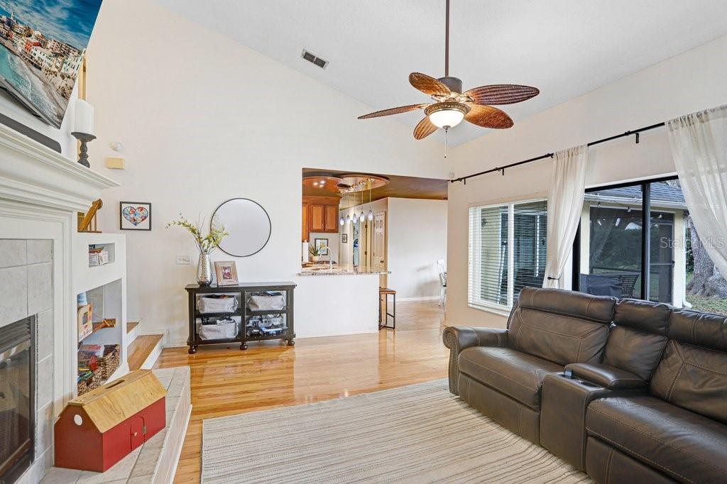 TAMPA PALMS UNIT 3B A REP - Residential