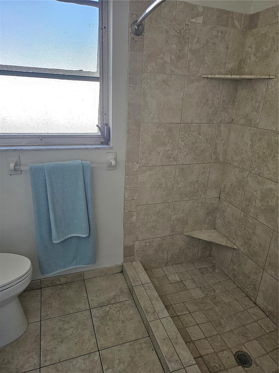 BRENTWOOD ESTATES - Residential Lease