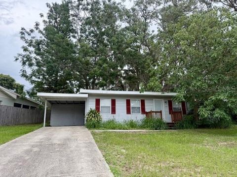 Photo of 31538 Anderson Drive, Tavares, FL 32778 (MLS # O6318135)