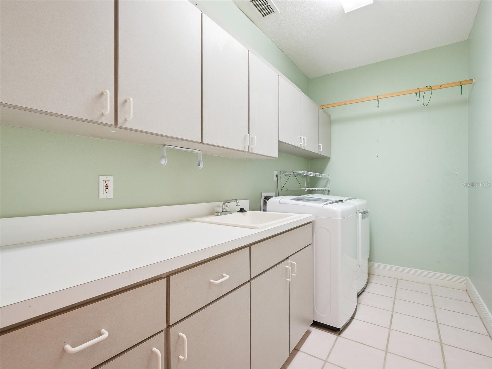 ERROL ESTATE - Residential