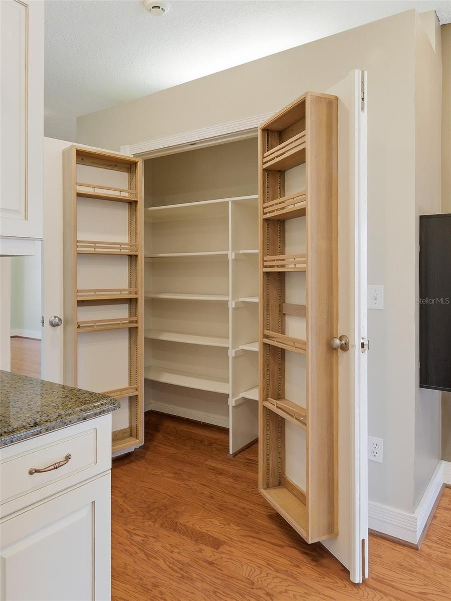 ERROL ESTATE - Residential