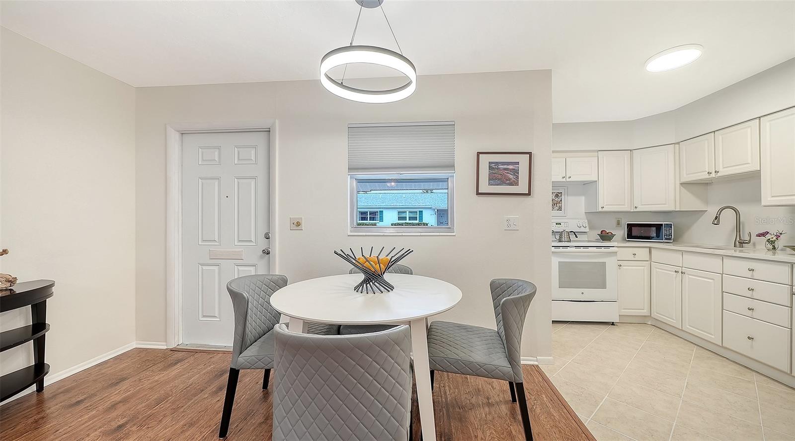 PARKWAY VILLAS - Residential