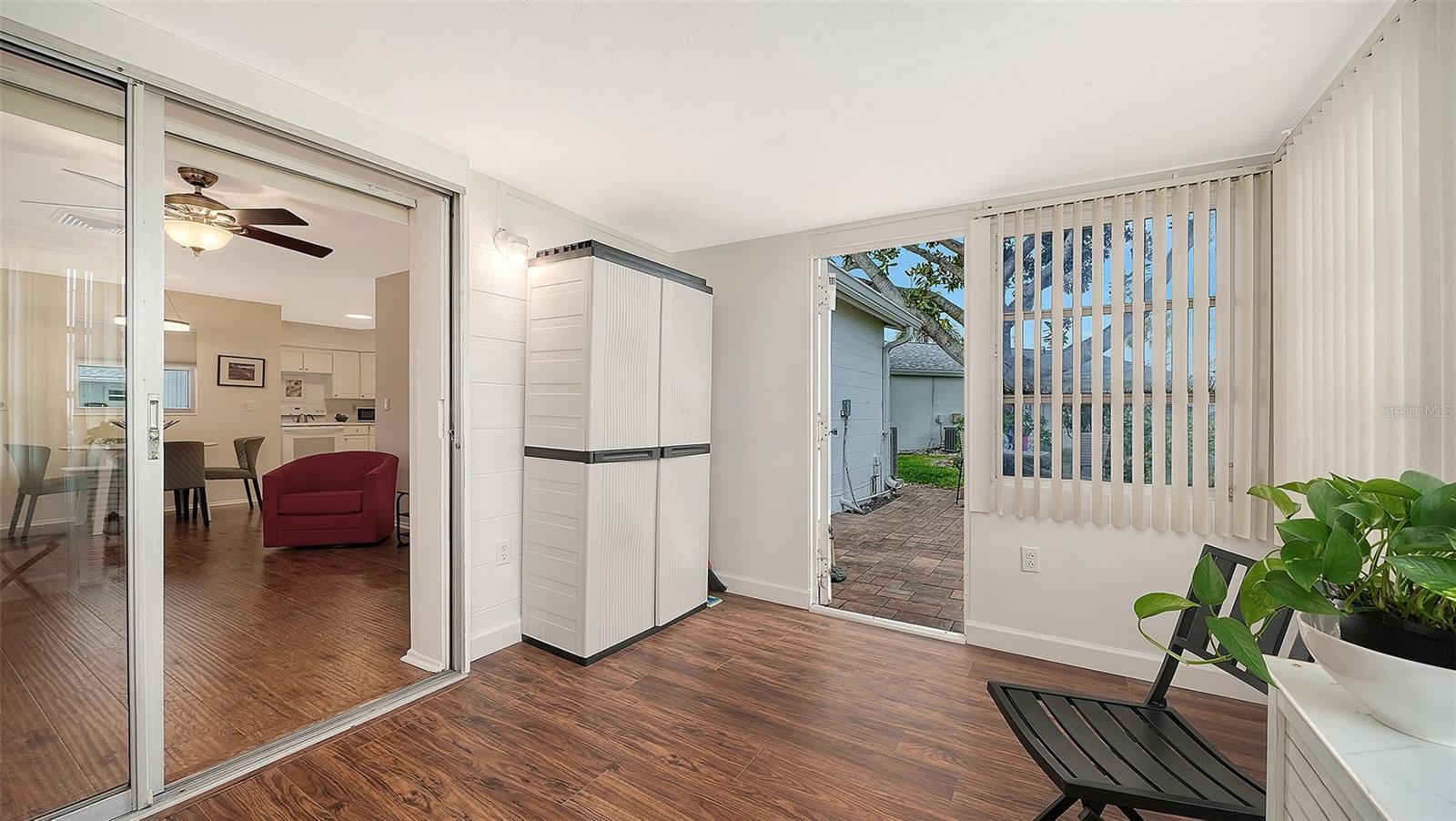 PARKWAY VILLAS - Residential