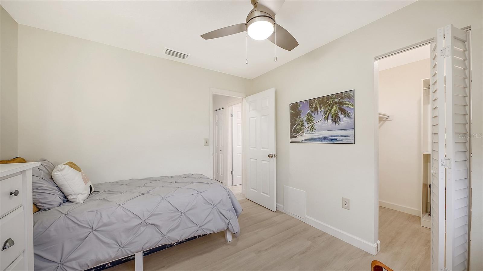 PARKWAY VILLAS - Residential