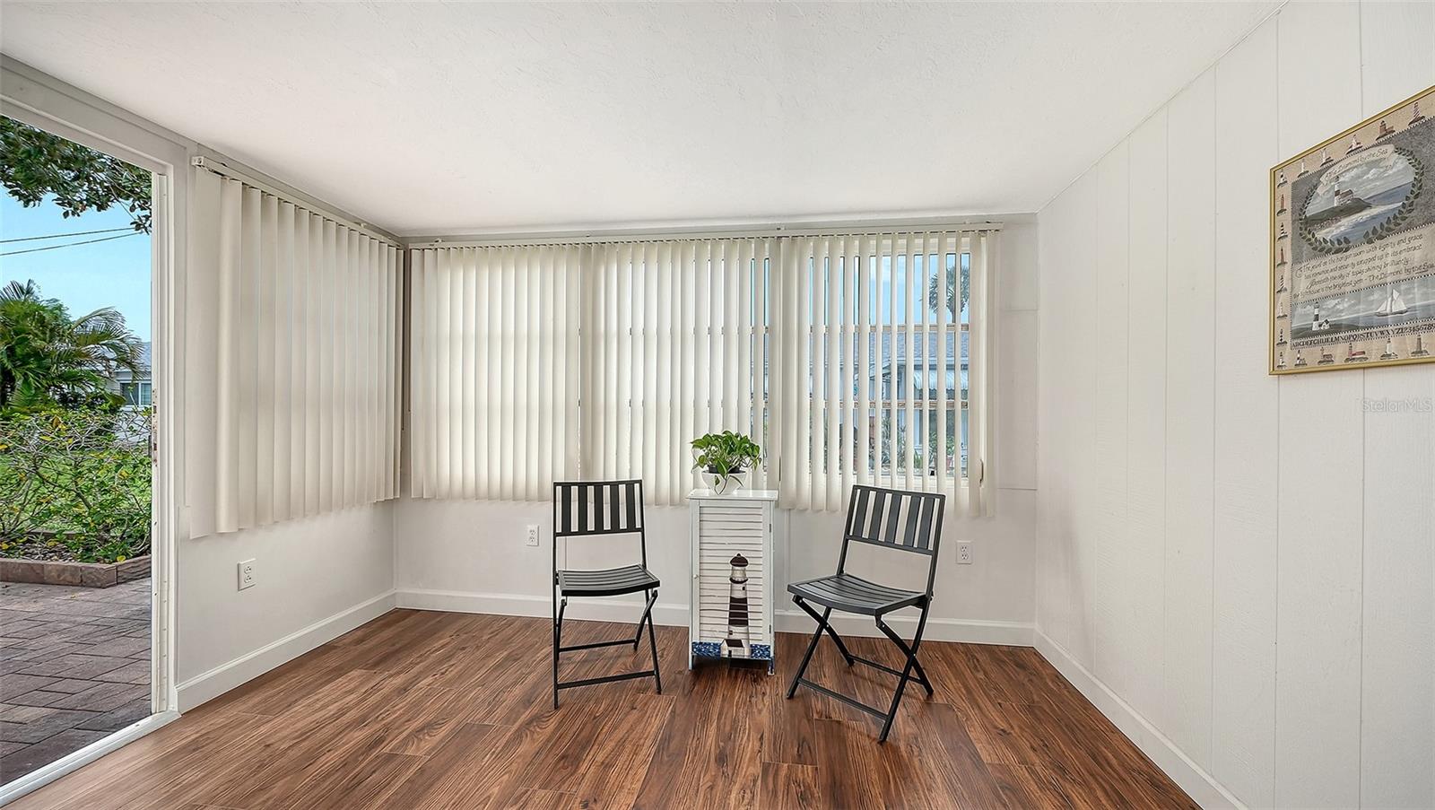 PARKWAY VILLAS - Residential