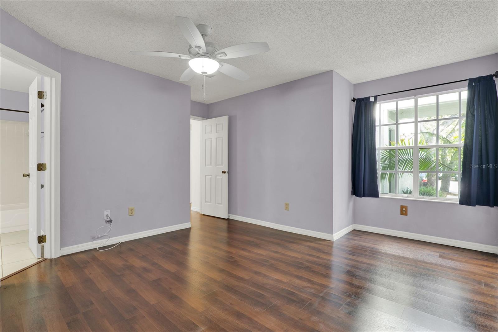 HUNTERS CHASE CONDO PH 1 - Residential