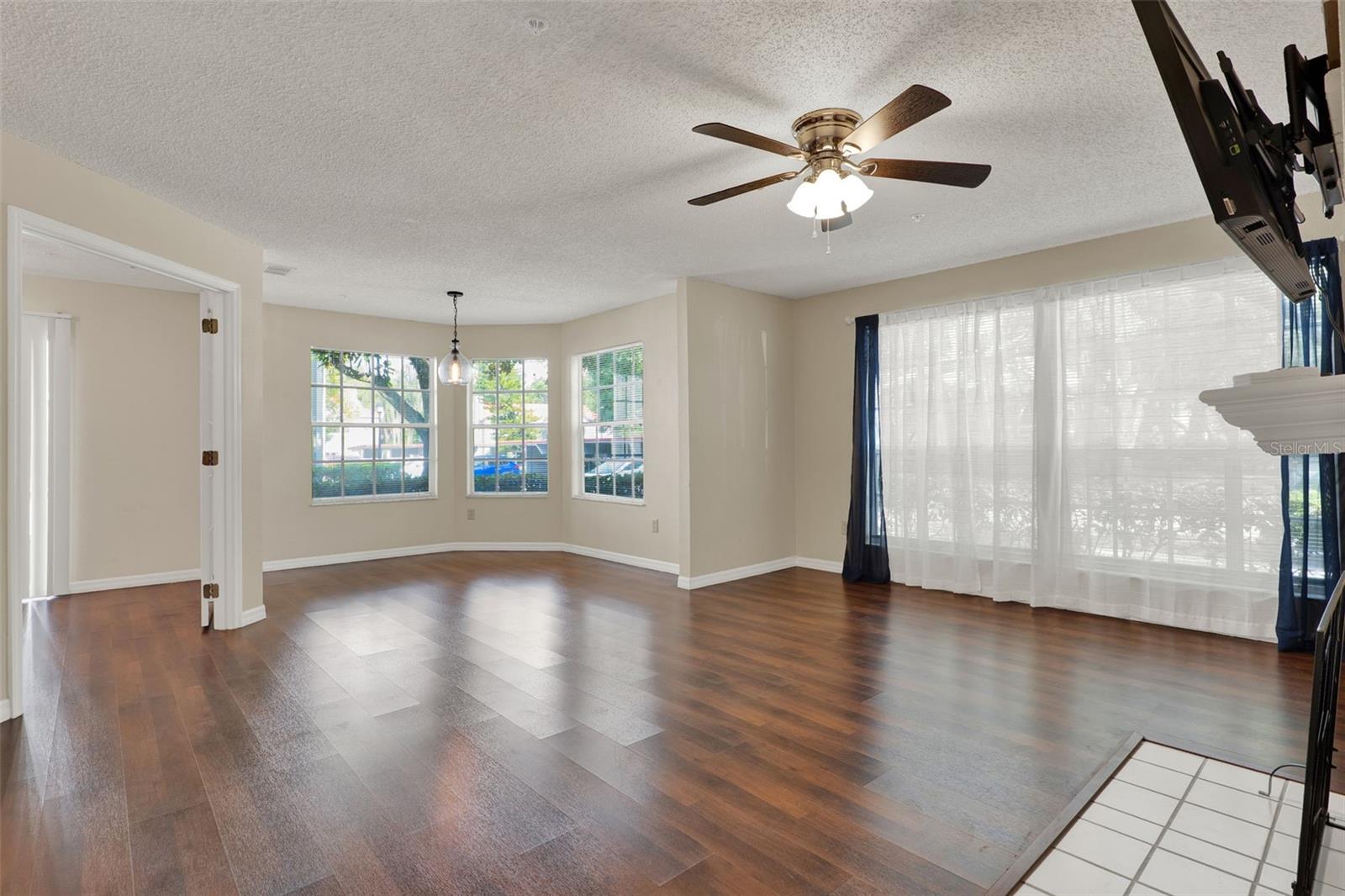 HUNTERS CHASE CONDO PH 1 - Residential