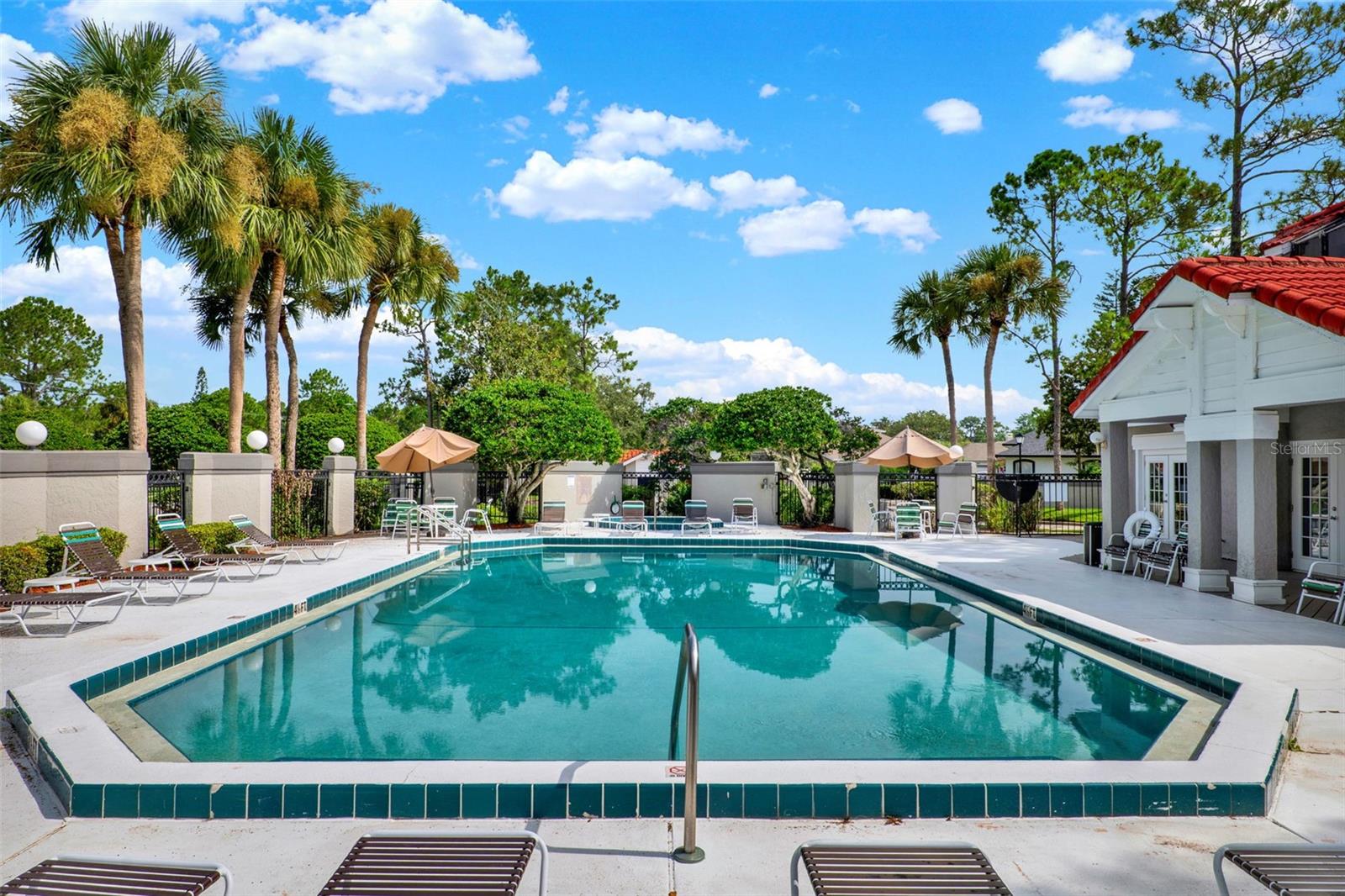 HUNTERS CHASE CONDO PH 1 - Residential