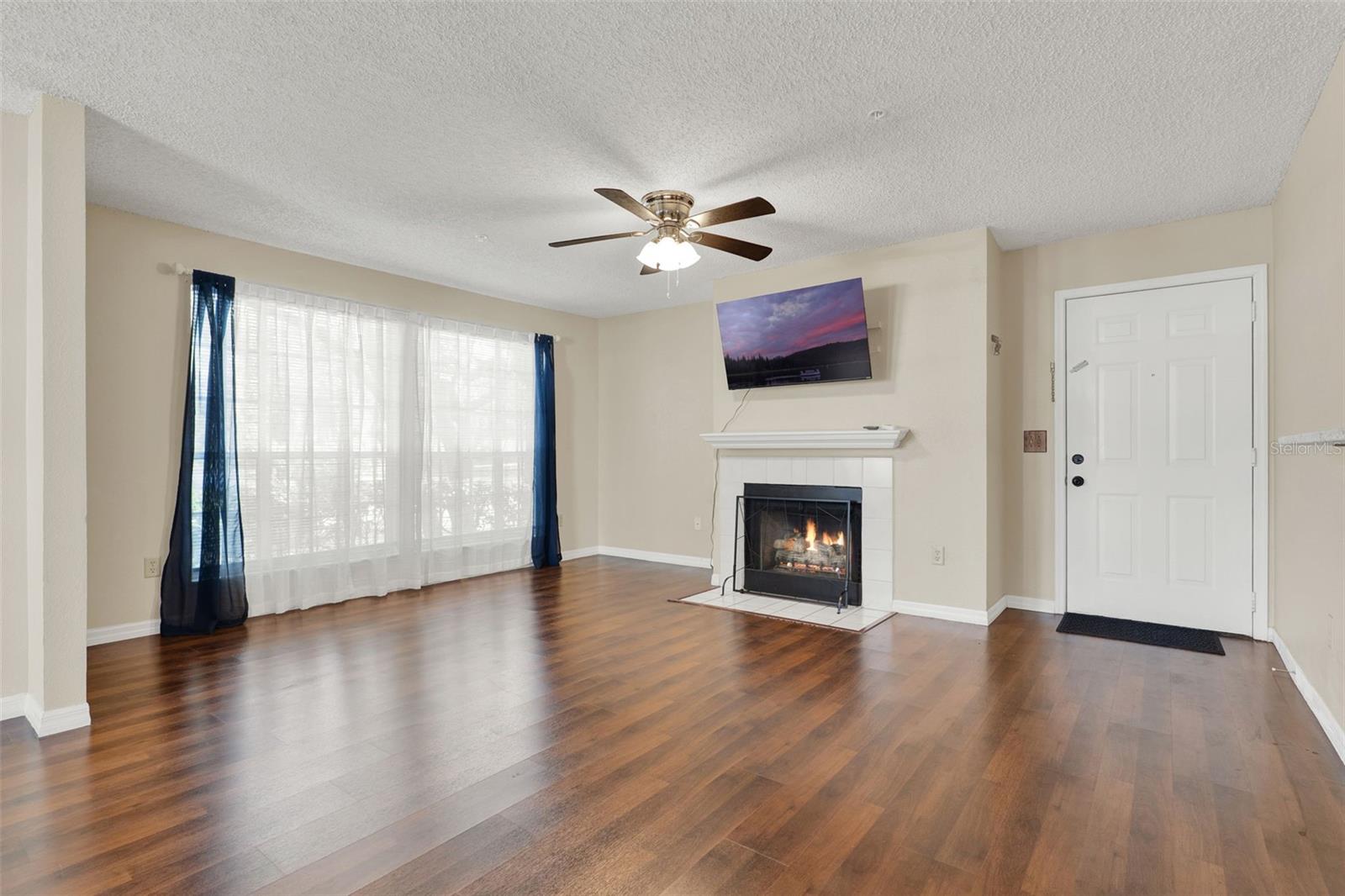 HUNTERS CHASE CONDO PH 1 - Residential