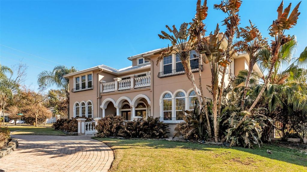 Photo of 1665 Blue Heron Lane, Lakeland, FL 33813 (MLS # L4959036)