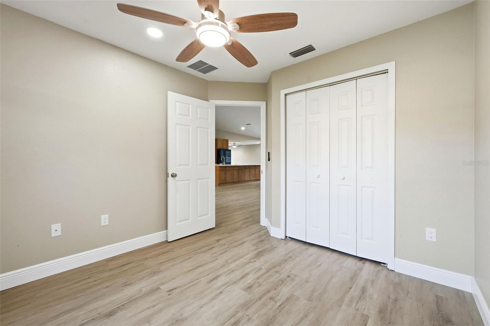 ROSEWOODS - Residential