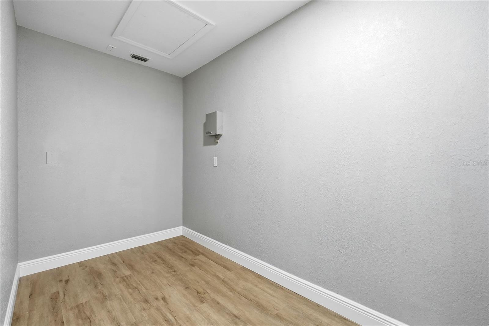 ROSEWOODS - Residential