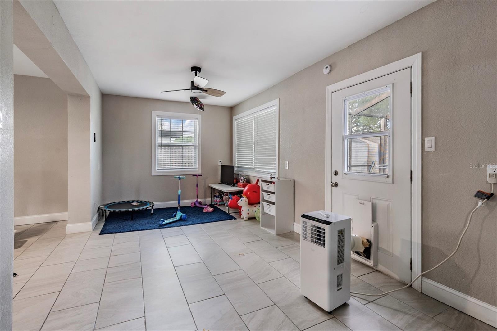 OLDSMAR COUNTRY CLUB ESTATES SEC 3 - Residential