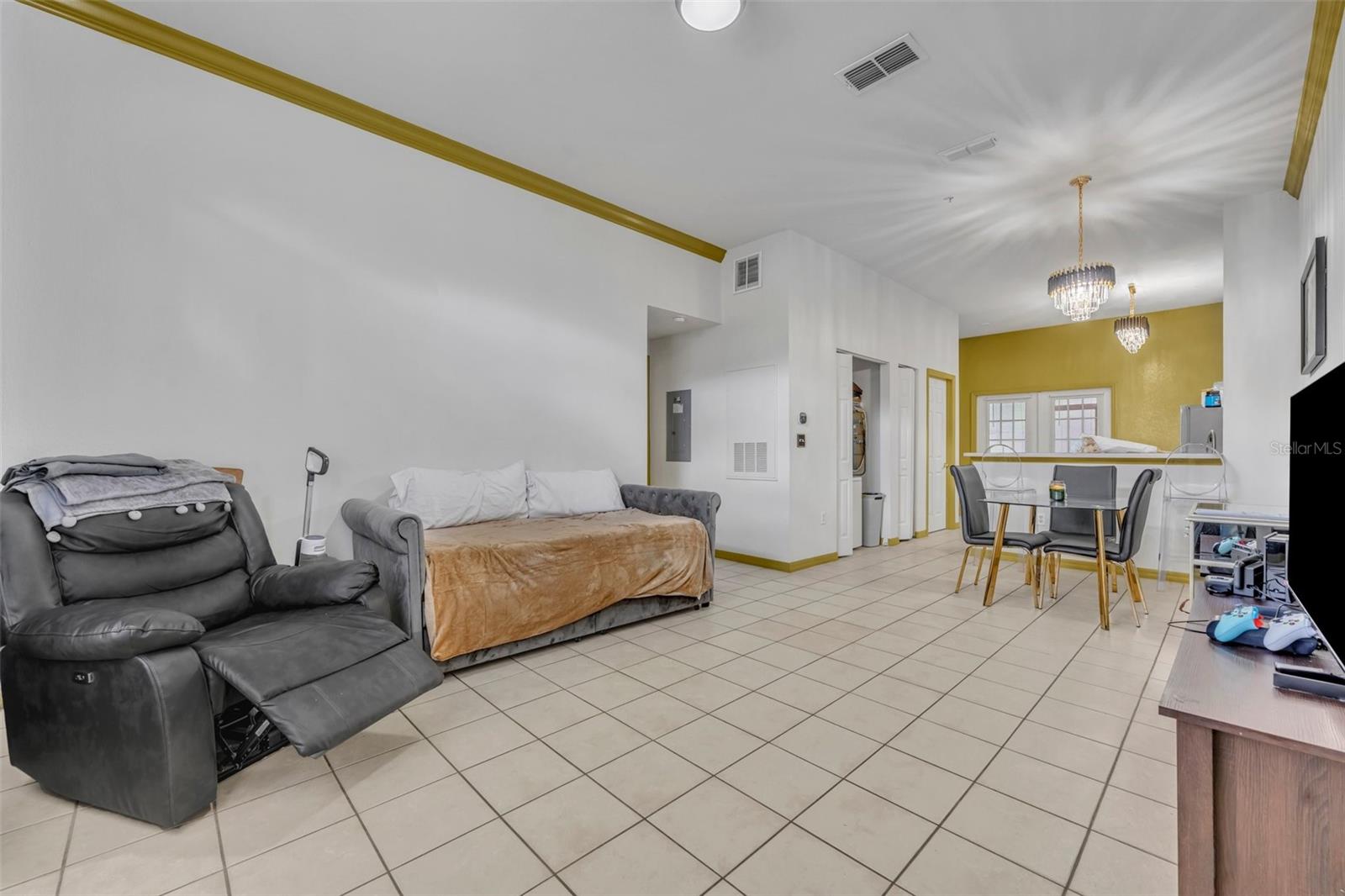 141 RESERVE CIRCLE 113