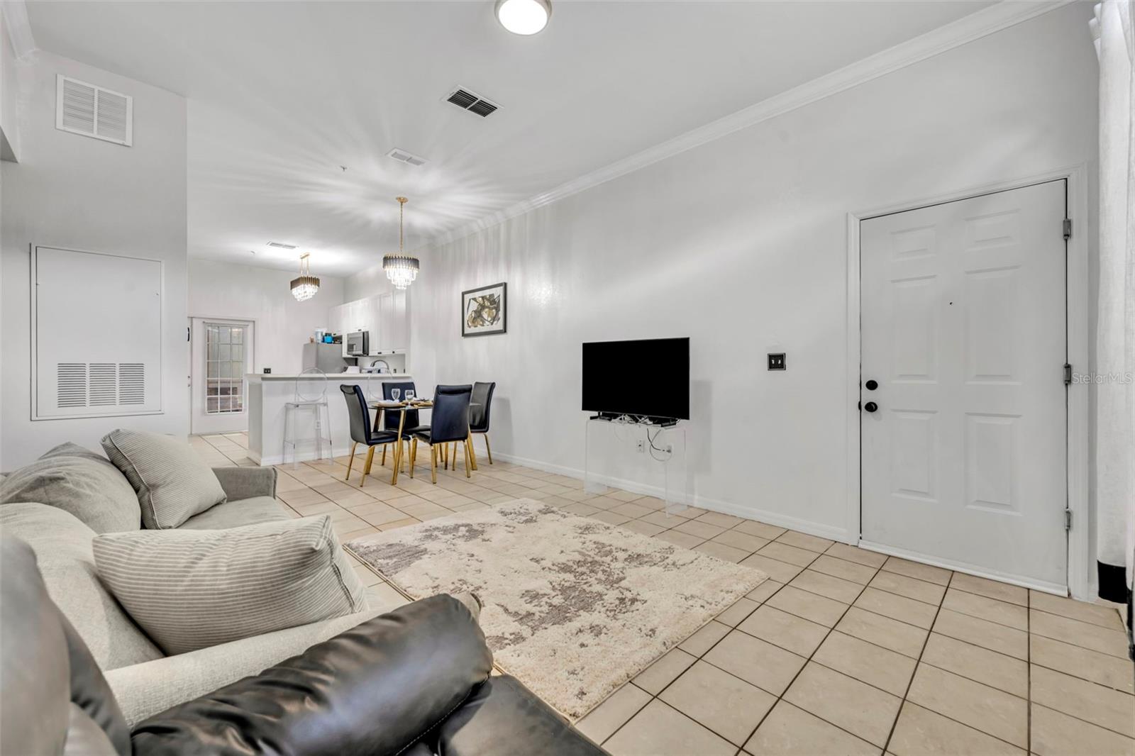 HUNTERS POINTE AT HUNTERS RESERVE A CONDO - Residential