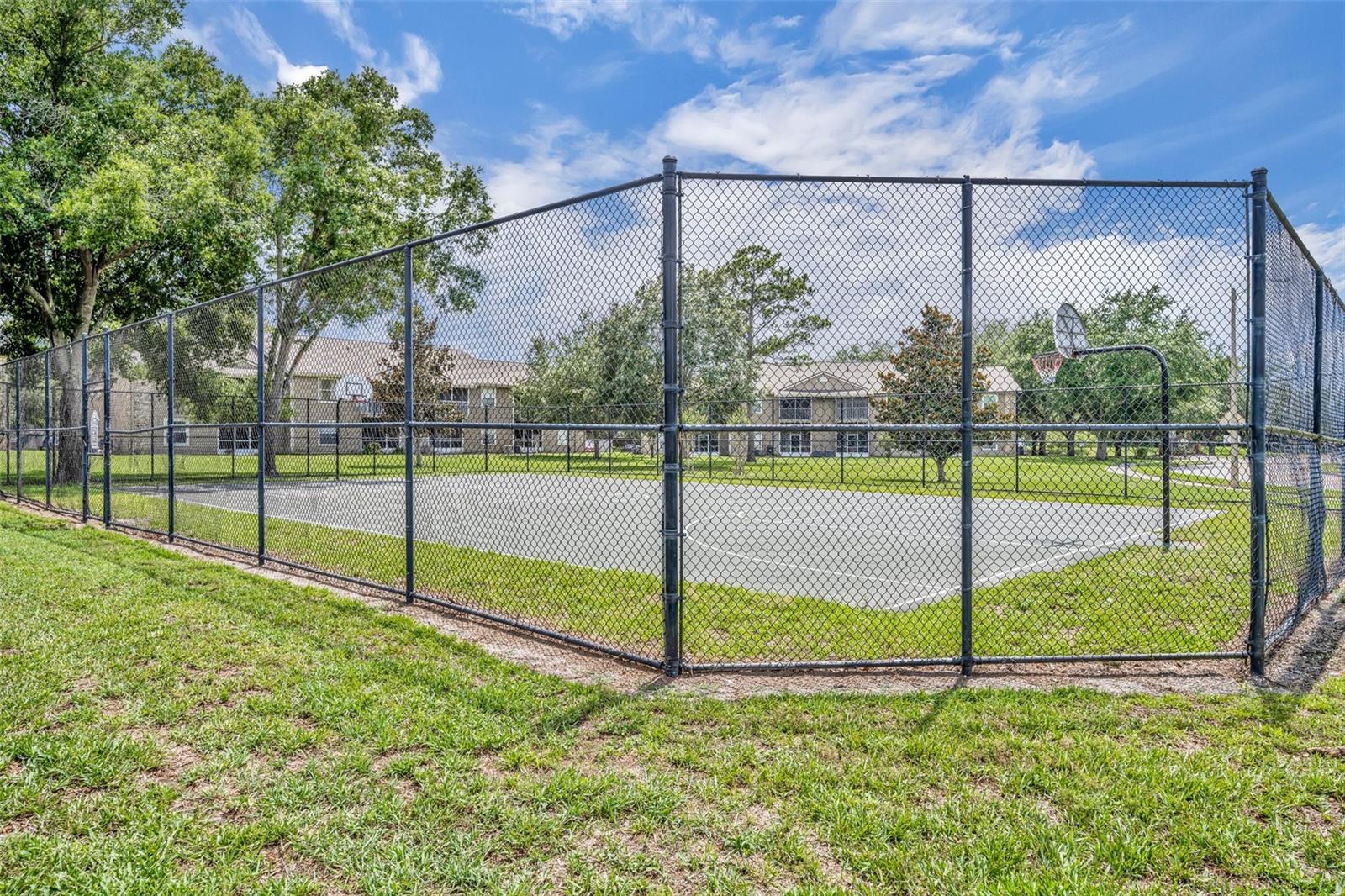 HUNTERS POINTE AT HUNTERS RESERVE A CONDO - Residential