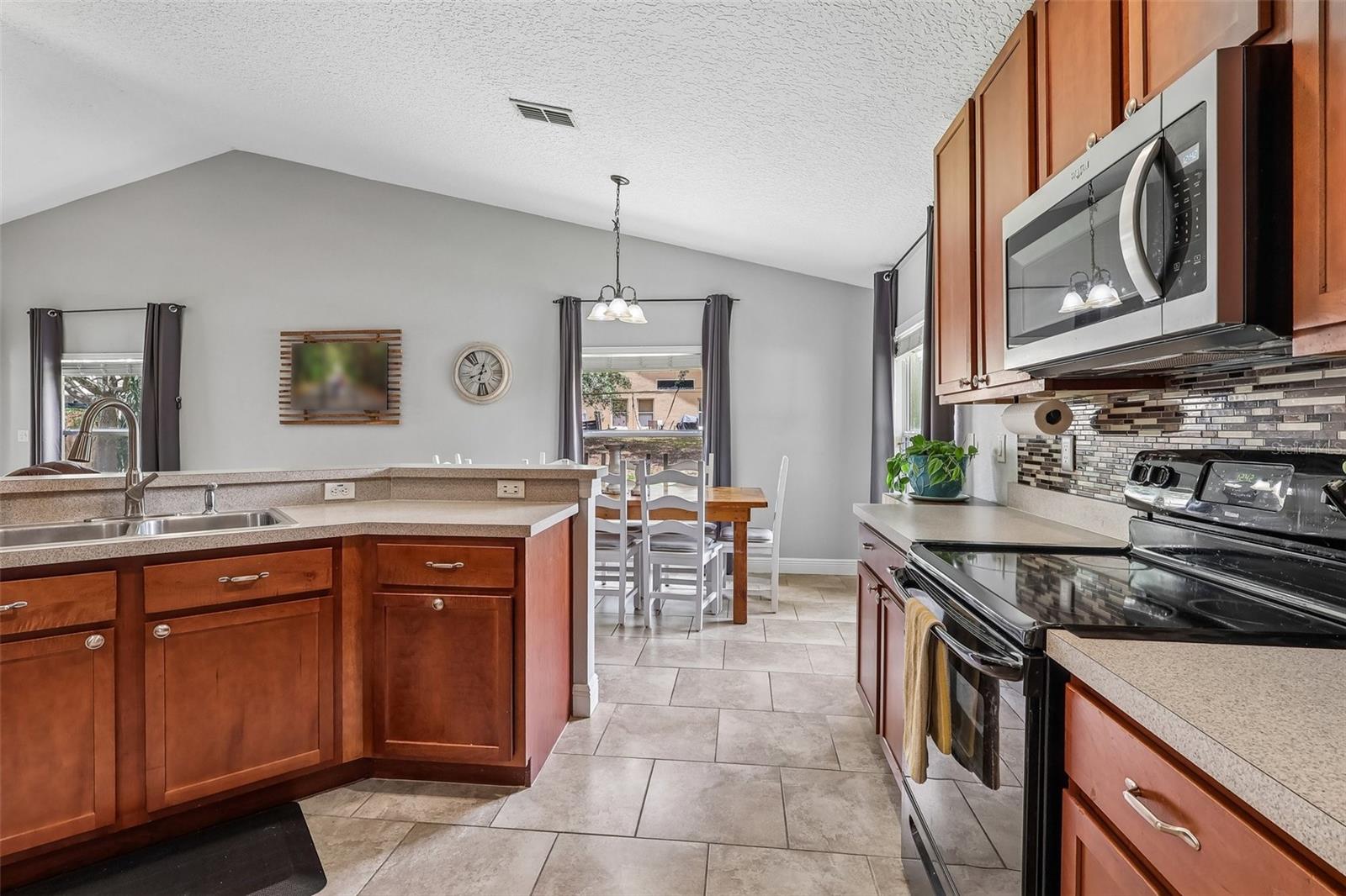 TAVARES CHELSEA OAKS - Residential