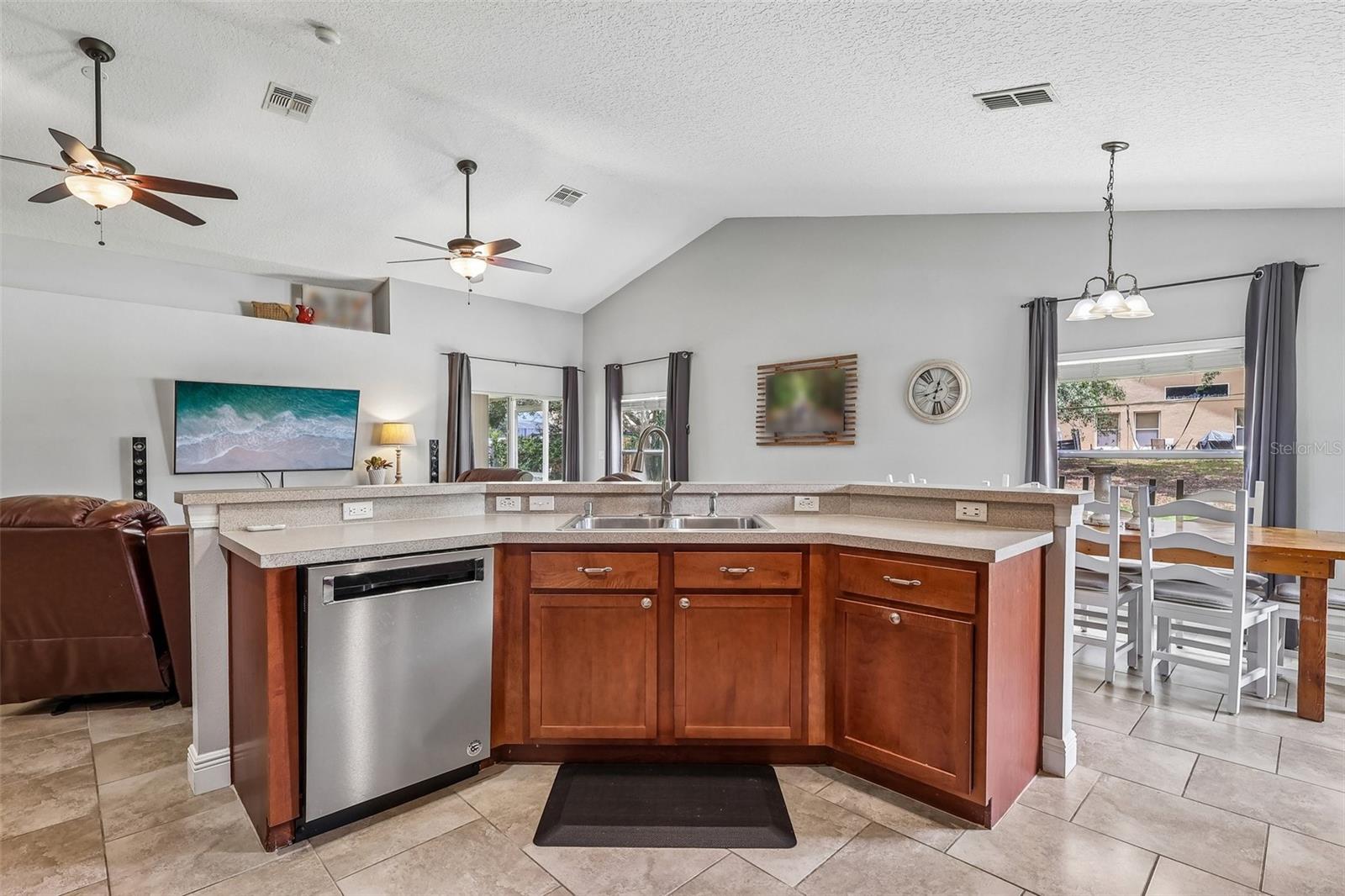 TAVARES CHELSEA OAKS - Residential