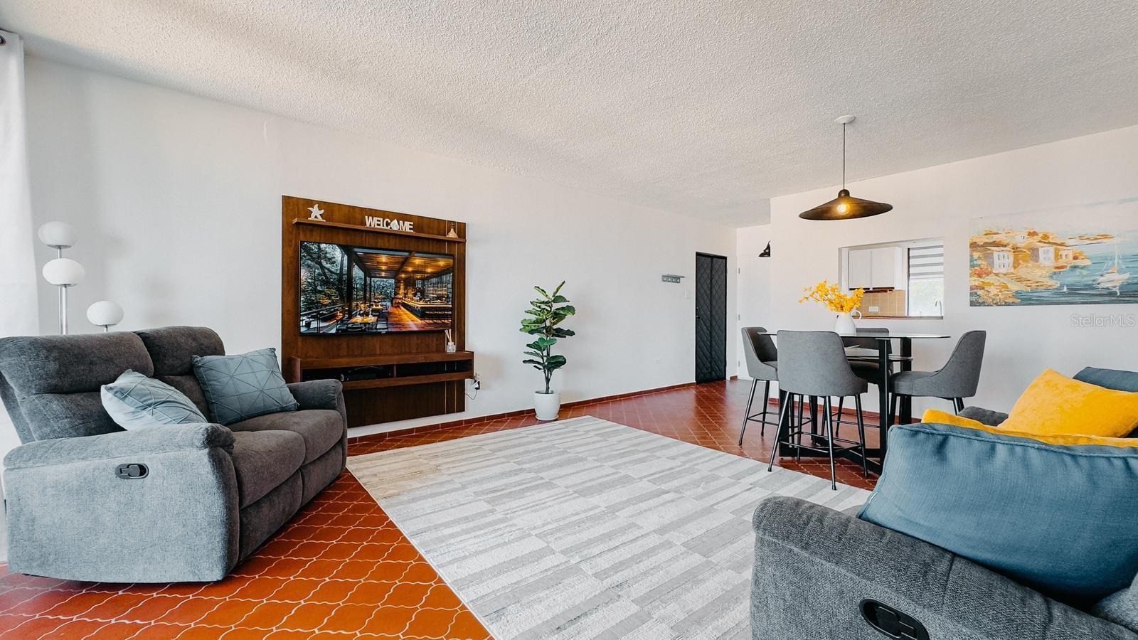 Welcome to Montesol, where resort-style living meets comfort and convenience! This spacious 1-bedroom, 1-bathroom condo offers 898 sqft of living space and a large balcony with breathtaking ocean views. Asking price $375,000
? Key Features:
?? 898 sqft living space
?? Spacious balcony with ocean view
?? Fully equipped kitchen – Refrigerator, stove/oven, microwave
?? 1 full bathroom
?? Fully furnished and move-in ready
?? Washer & dryer included
?? STR Allowed – Great Investment Opportunity!
Located in the heart of Palmas del Mar, this condo offers access to world-class amenities, including beaches, golf courses, tennis courts, restaurants, and more!