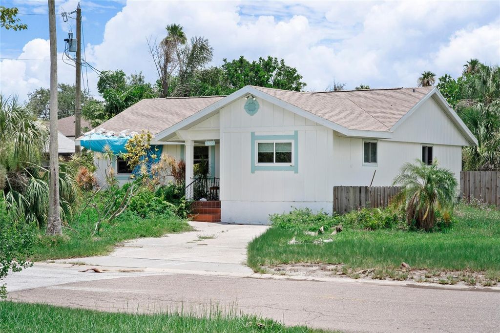 Photo of 1580 Arizona Ave NE, St Petersburg, FL 33703 (MLS # TB8397974)