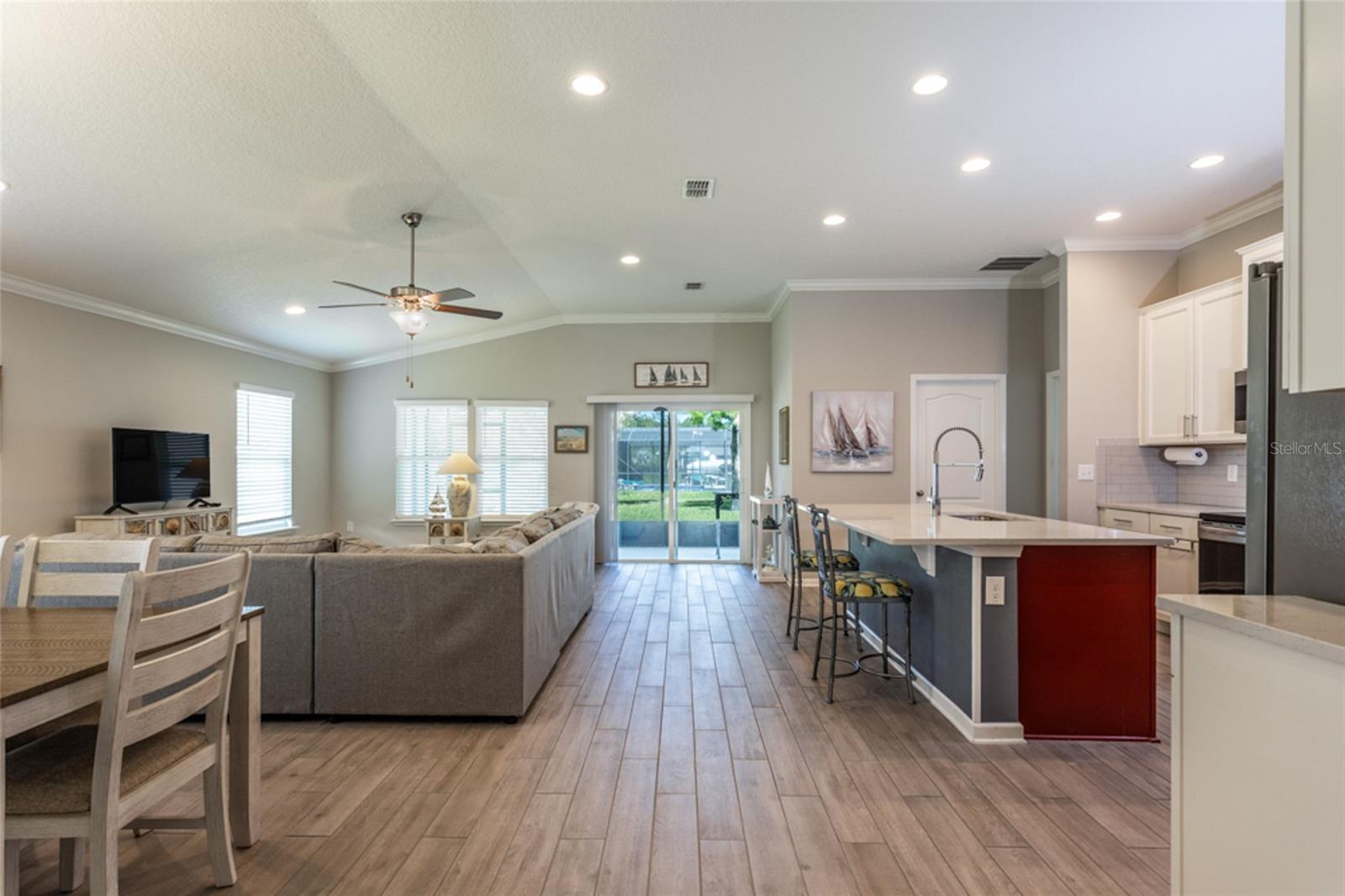 146 S HUMMINGBIRD PLACE