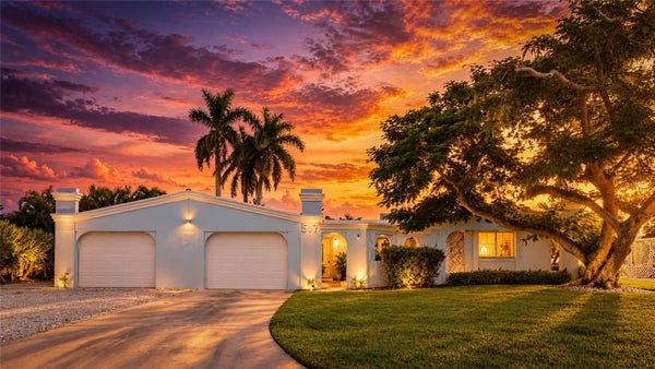 517 71ST ST, HOLMES BEACH, FL 34217 - Image bc73099ba8cb946450982ef1f3404e3e/268635333