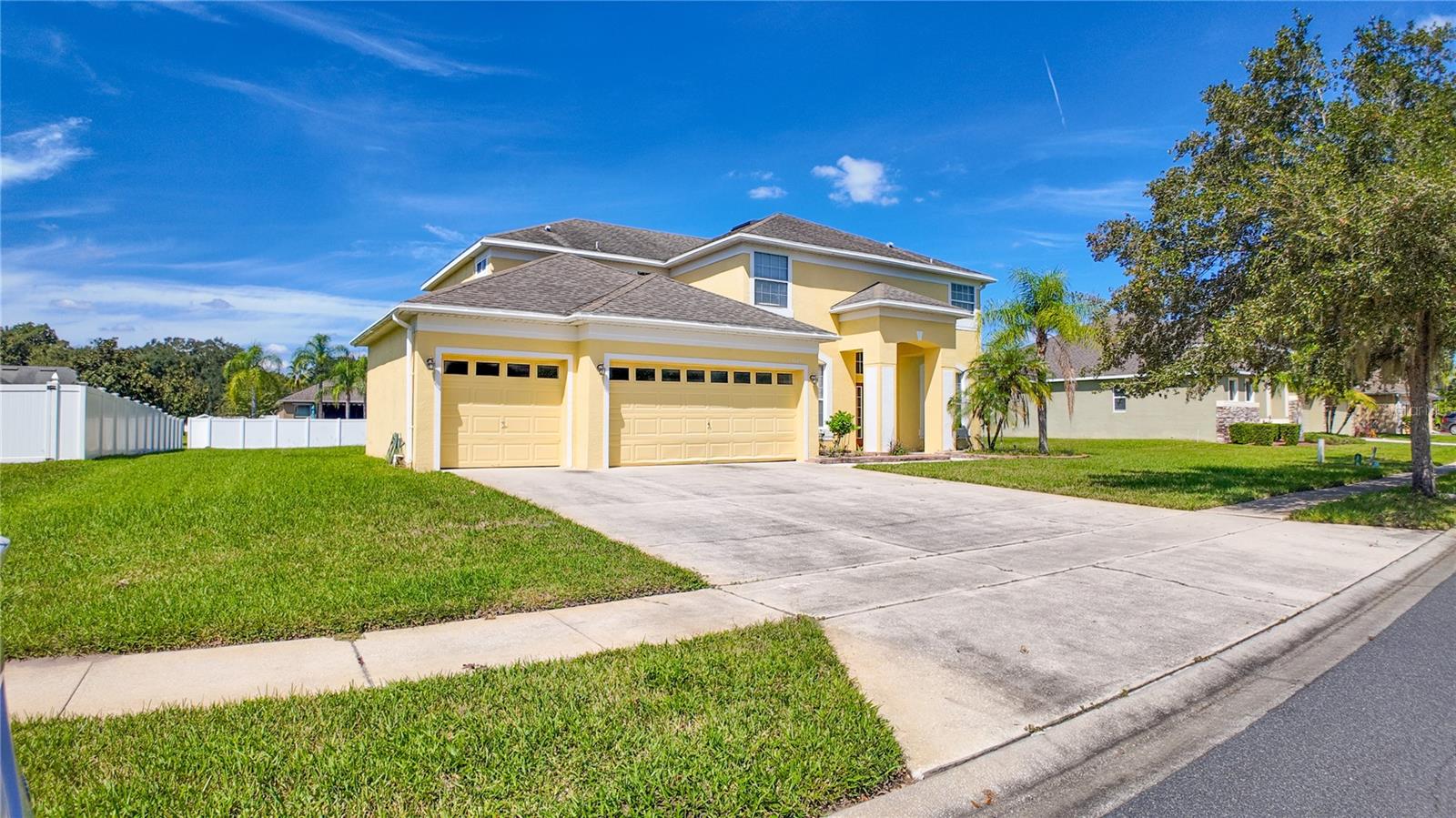 3145 TWISTED OAK LOOP