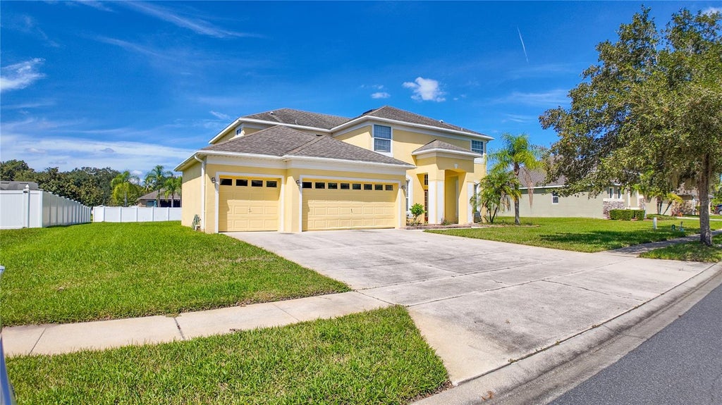 Photo of 3145 Twisted Oak Loop, Kissimmee, FL 34744 (MLS # O6448365)